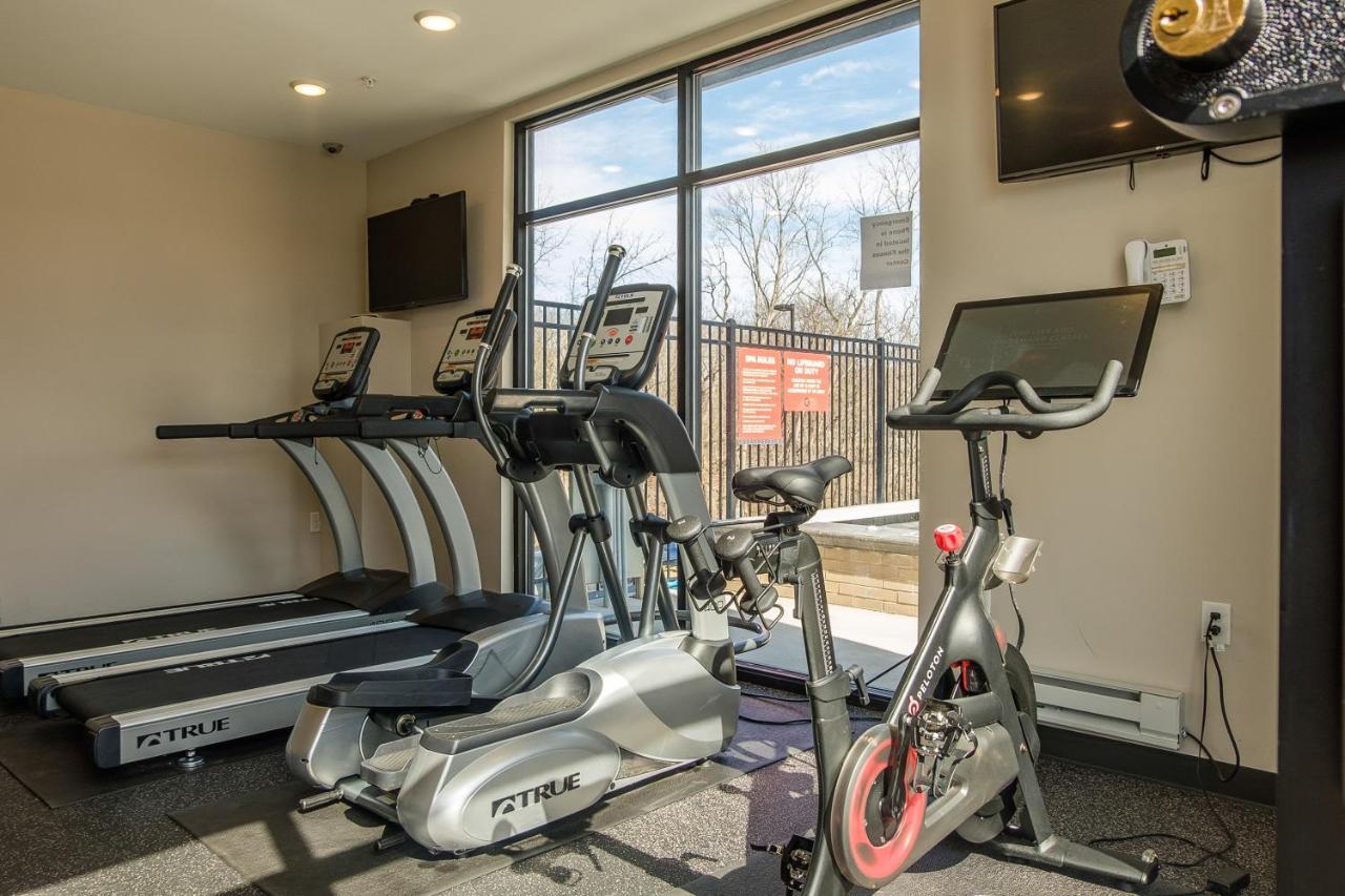 Frontdesk Core Apts Campustown Эймс Экстерьер фото